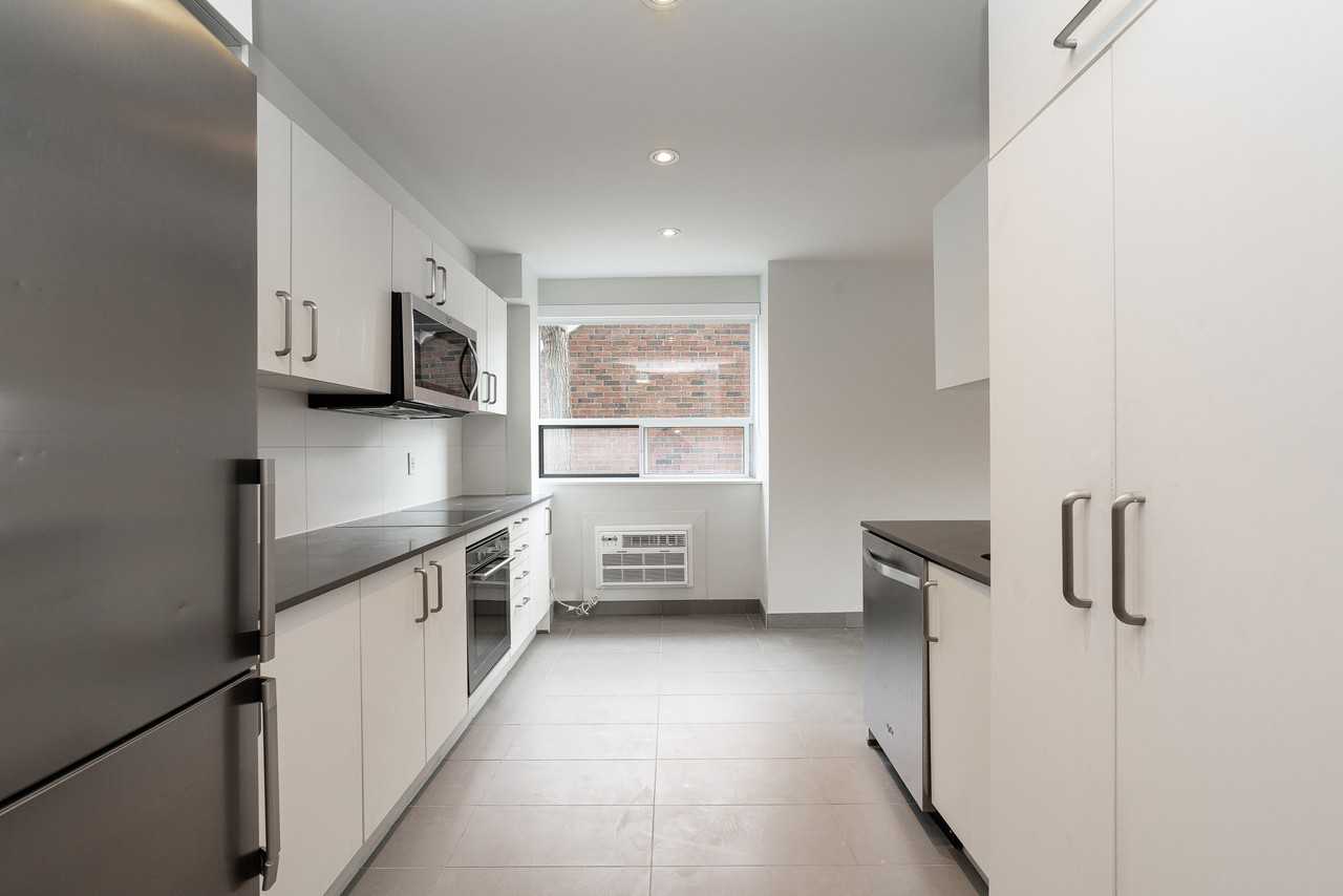 Queens End - Photo 3 of 12