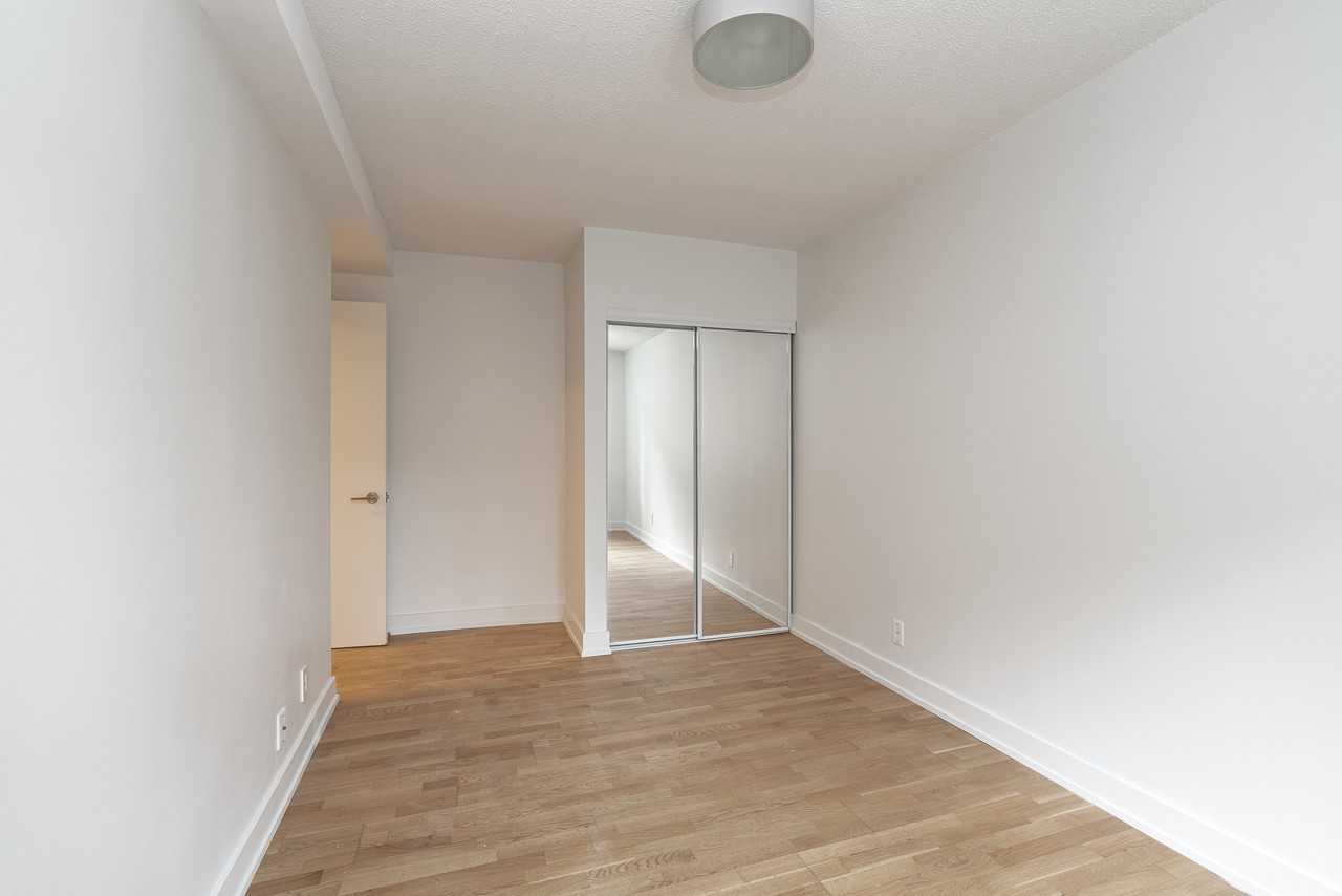 Queens End - Photo 6 of 12