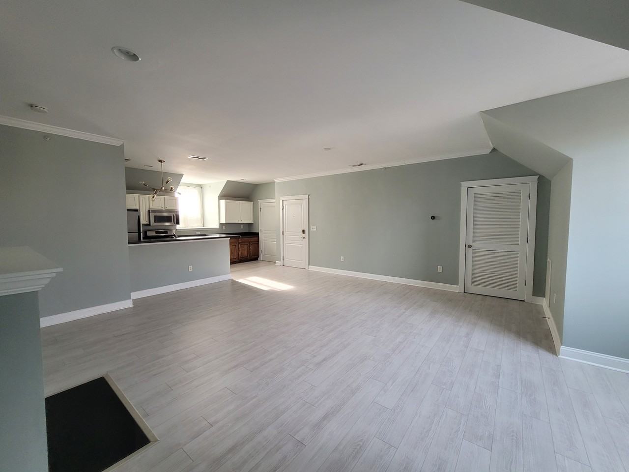 435 E Freemason St #1 - Photo 2 of 12