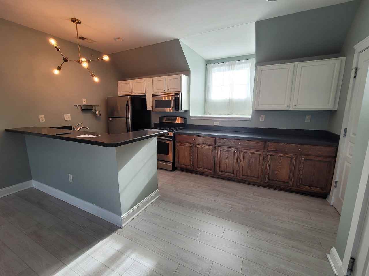 435 E Freemason St #1 - Photo 3 of 12