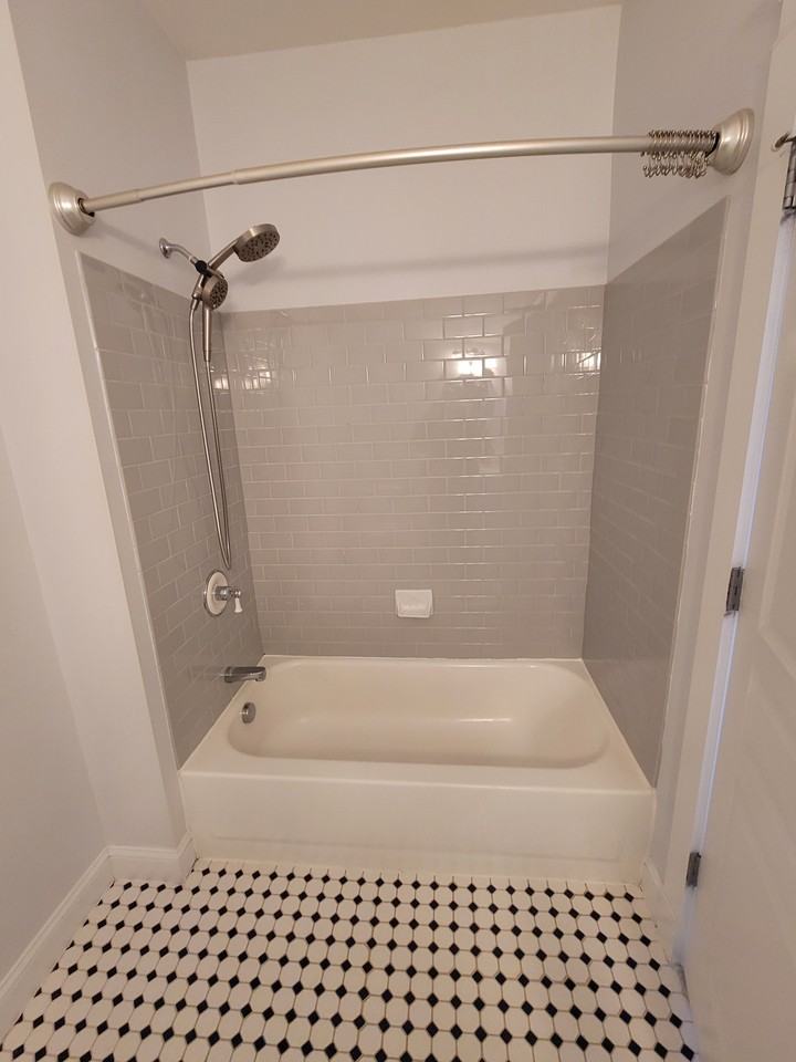 435 E Freemason St #1 - Photo 7 of 12