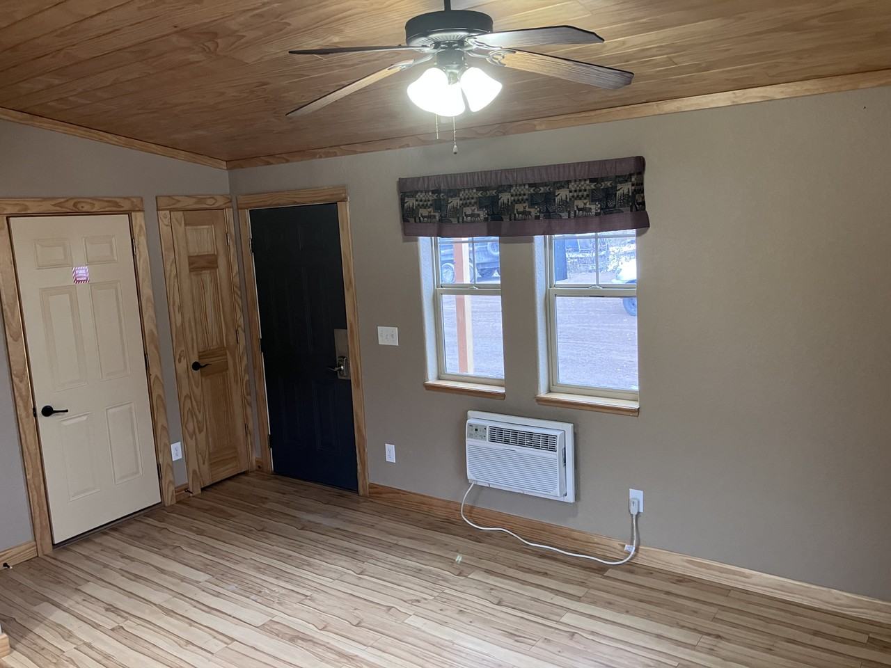 20 Davis Ct #3 - Photo 2 of 6