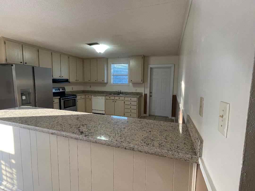 18413 Bull Springs Rd #C - Photo 4 of 9