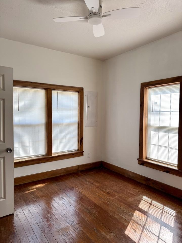 311 N Division St #1 - Photo 6 of 21