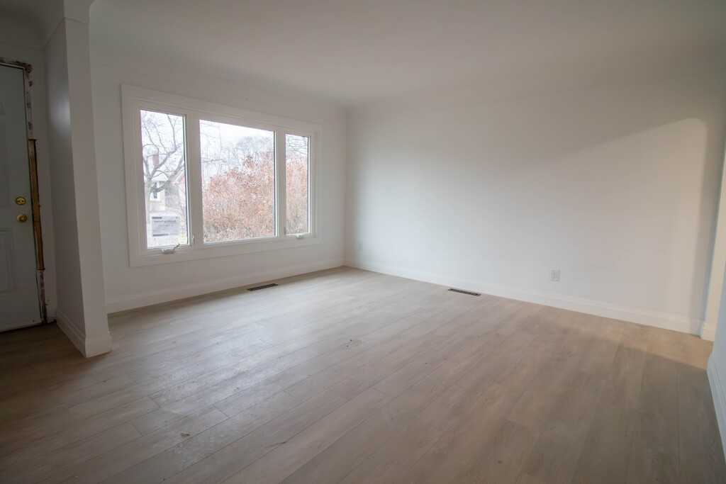 89 Jacobson Ave - Photo 4 of 34