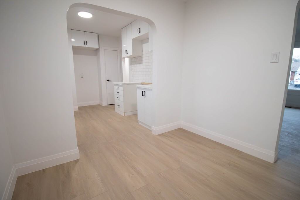 89 Jacobson Ave - Photo 6 of 34