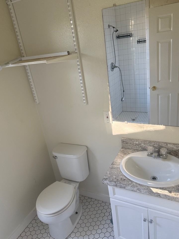 4810 John Victor Dr #2 - Photo 7 of 10