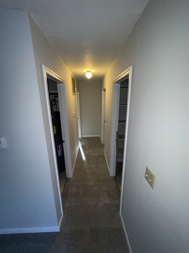 702 Thomas Lane - BUnit B #B - Photo 4 of 9