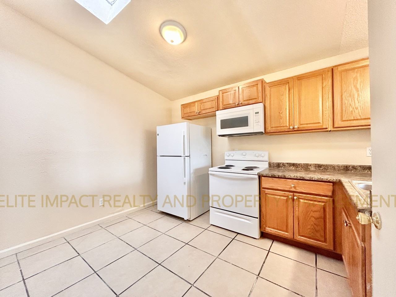 425 E Thoroughbred St #1 - Photo 6 of 13