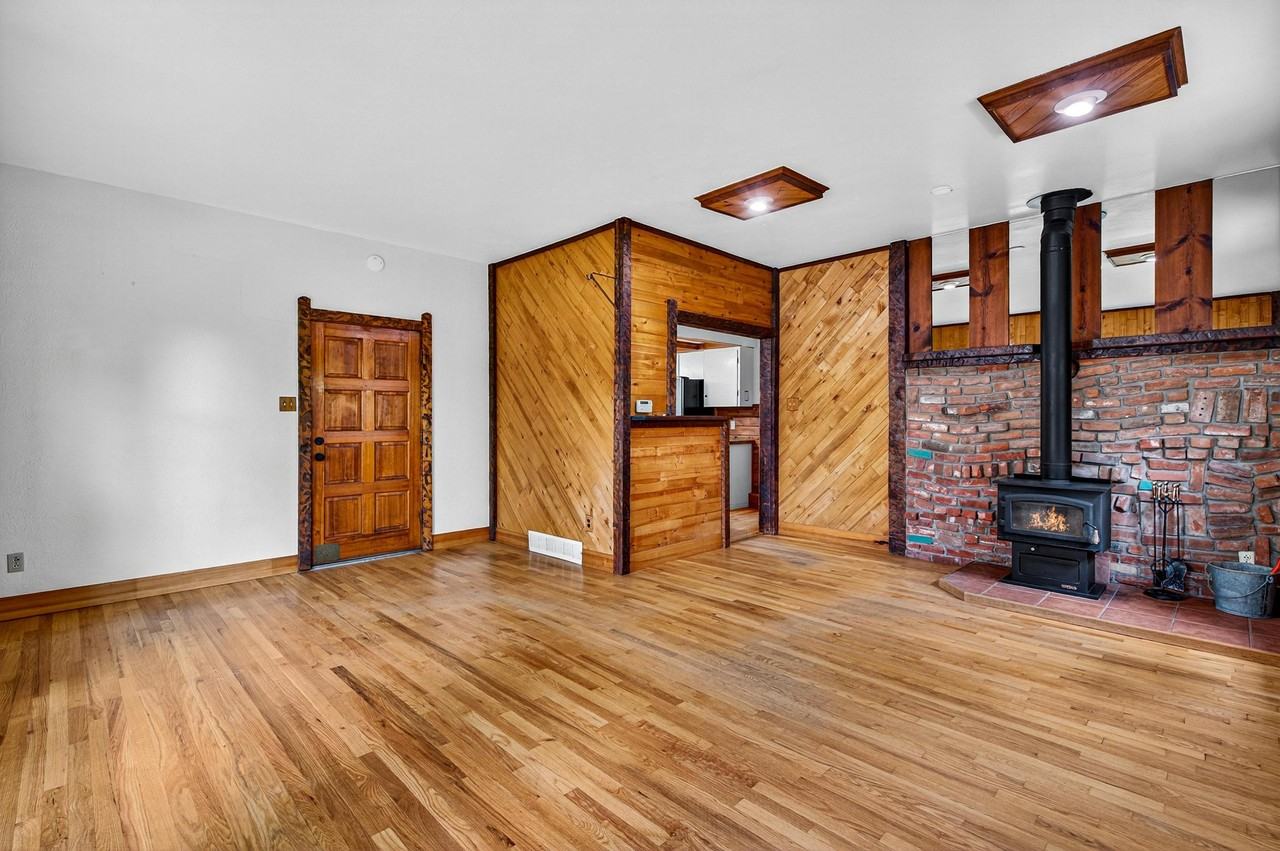 5519 S Greenwood St #1 - Photo 2 of 10