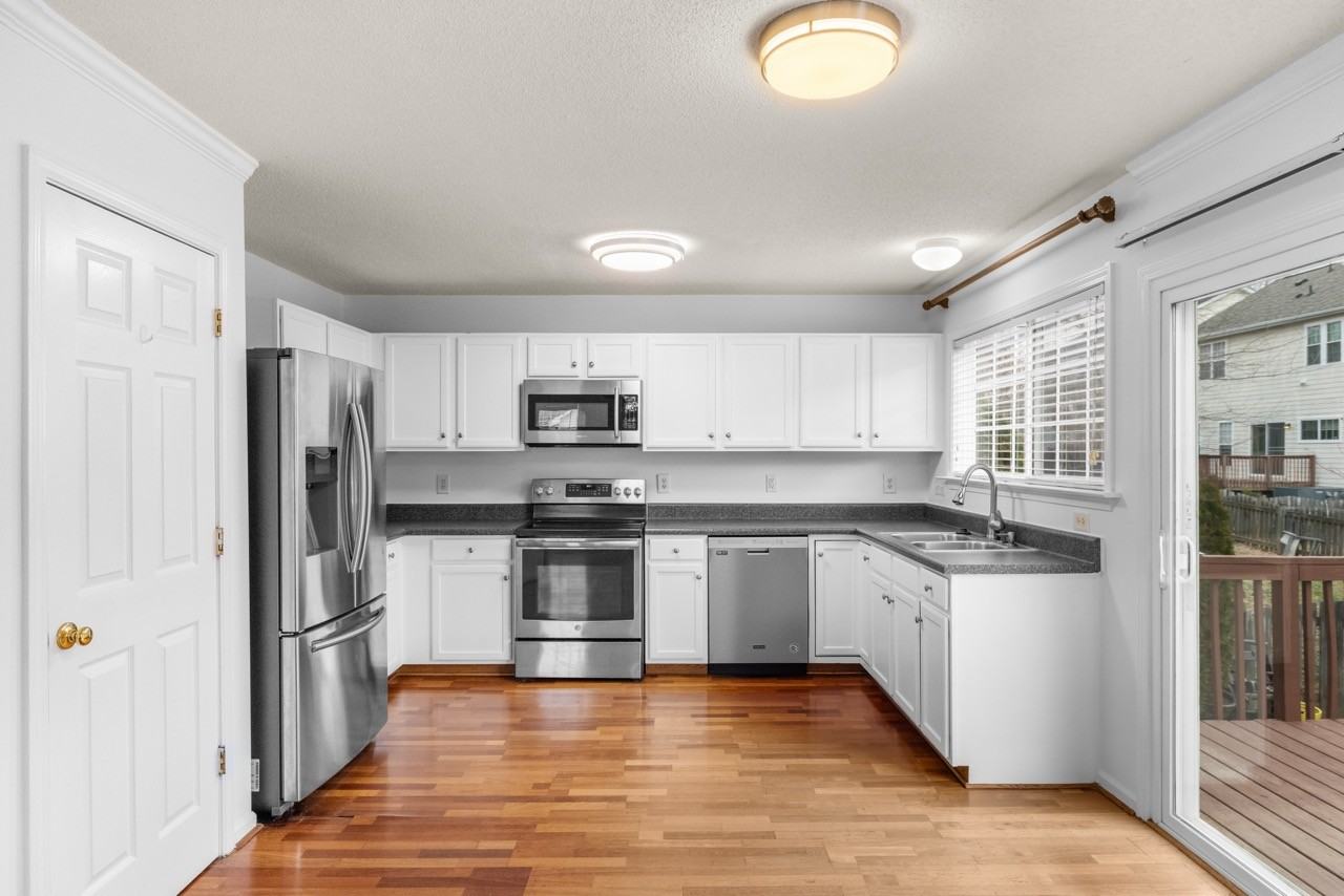 129 Kellerhis Dr #1 - Photo 2 of 26