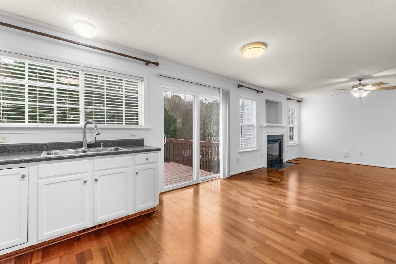 129 Kellerhis Dr #1 - Photo 4 of 26