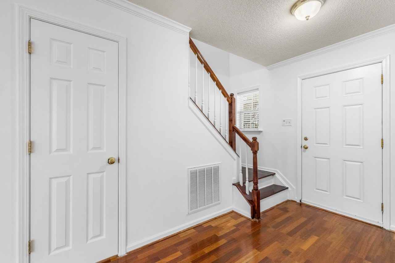 129 Kellerhis Dr #1 - Photo 5 of 26