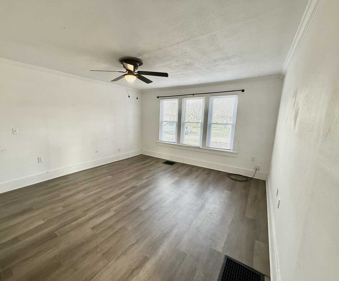 408 Cox Dr #1 - Photo 2 of 10