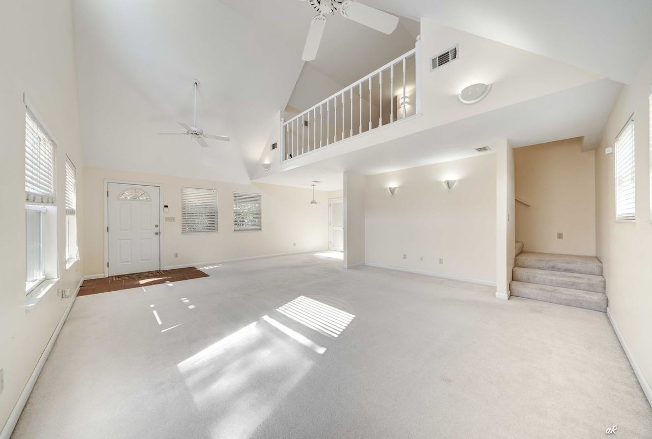 408 Anemone St #1 - Photo 3 of 11