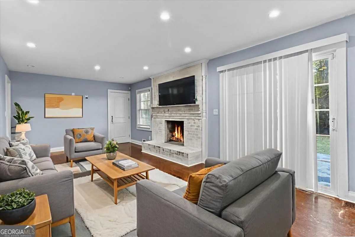 Miller Rd & Thompson Mill Rd - Photo 5 of 27