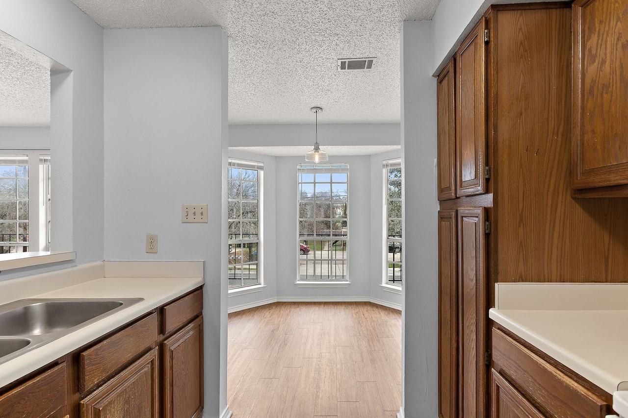 104 Mosscliff Cir #5 - Photo 5 of 18