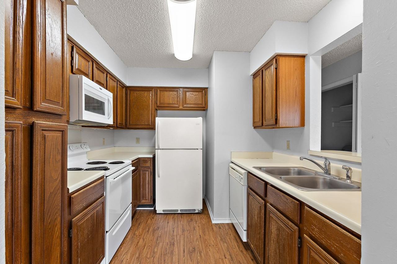 104 Mosscliff Cir #5 - Photo 6 of 18