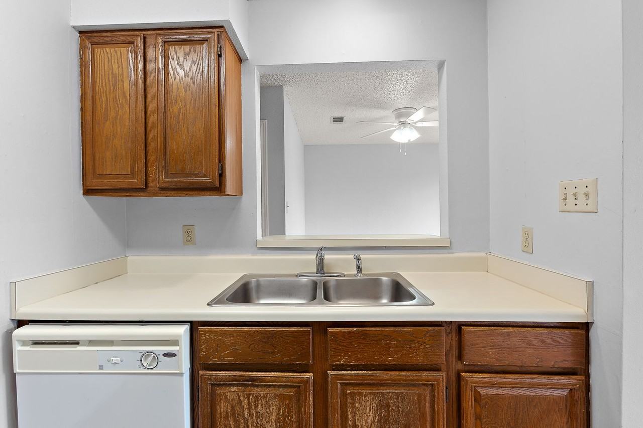 104 Mosscliff Cir #5 - Photo 7 of 18