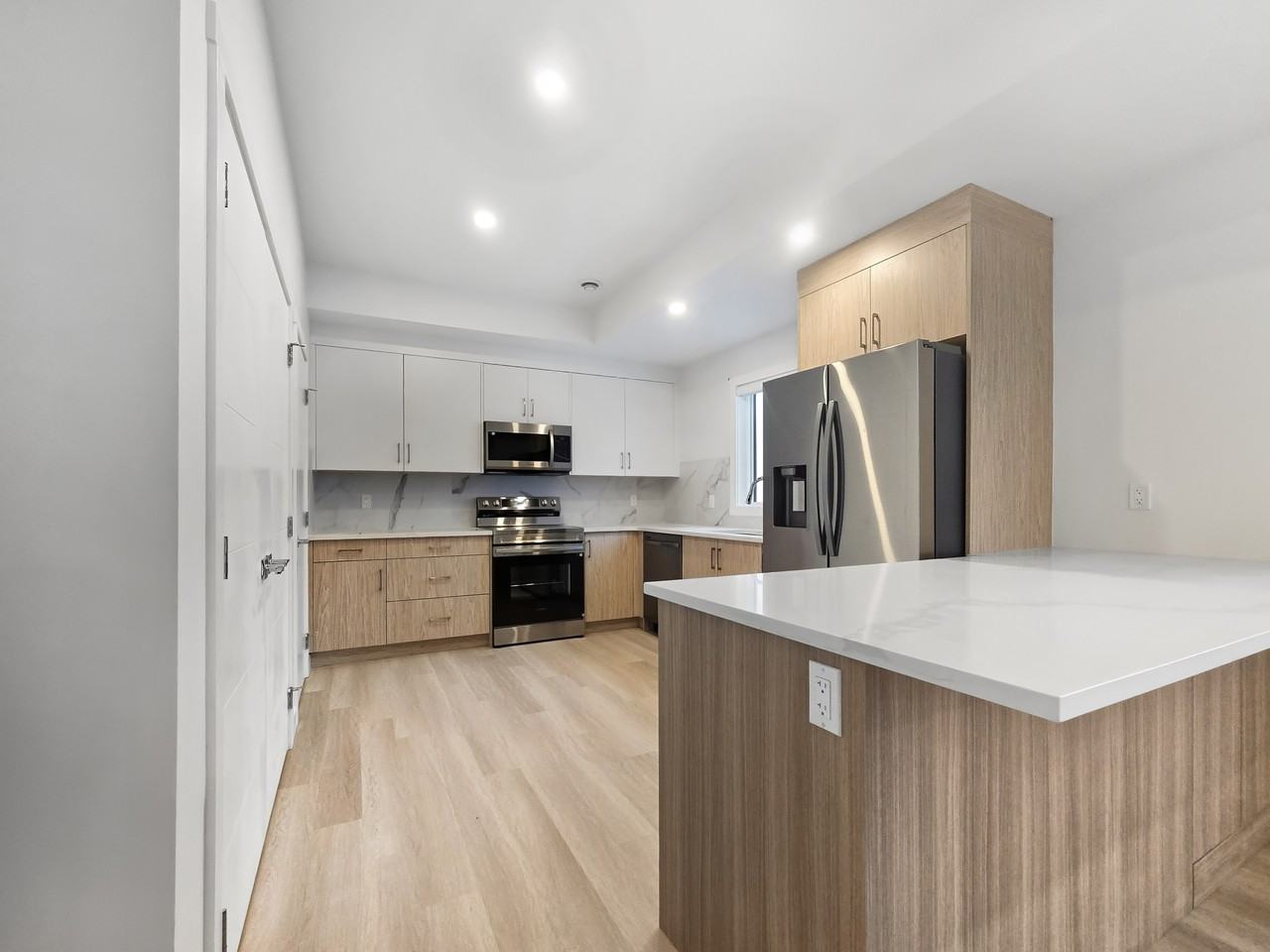 6123 33 Ave Nw #2 - Photo 5 of 29