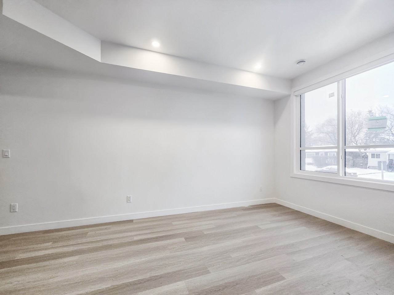 6123 33 Ave Nw #2 - Photo 7 of 29