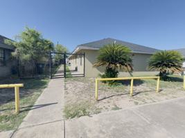 featured image of 825 W 1st St #3