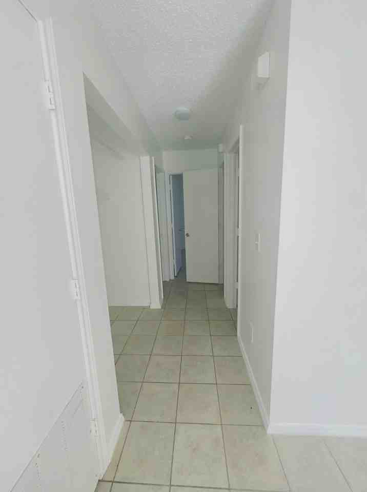 825 W 1st St #4 - Photo 7 of 10