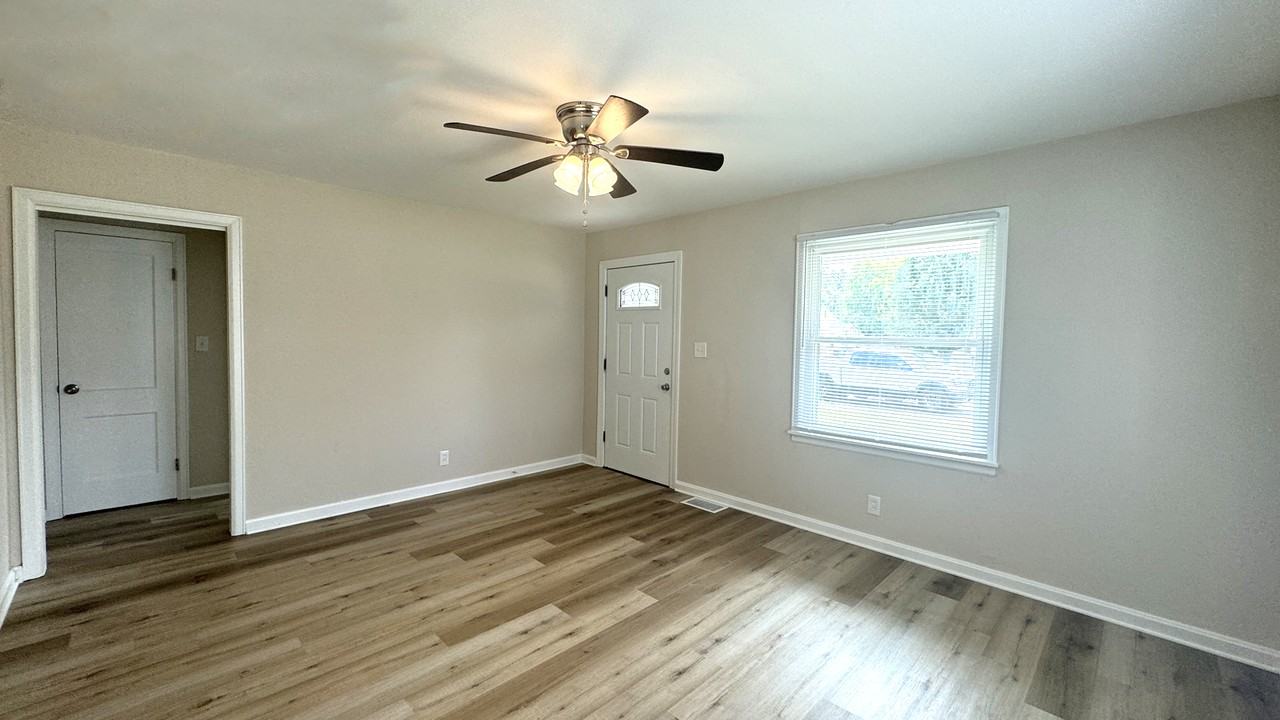 1718 Cass Ave - Photo 3 of 12