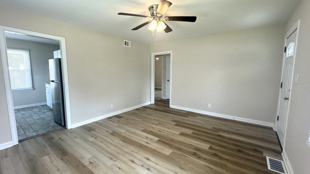 1718 Cass Ave - Photo 4 of 12