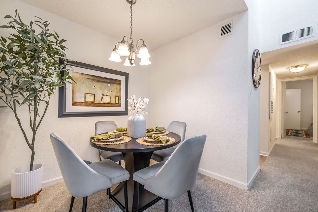 Crossroads - Photo 4 of 21