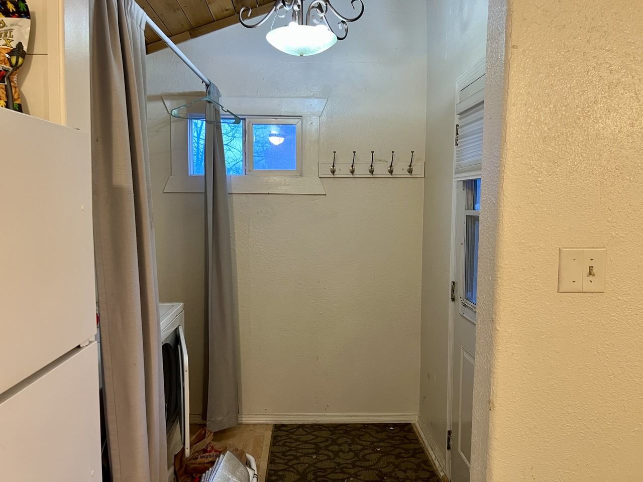 756 1/2 Maple St #A - Photo 4 of 14