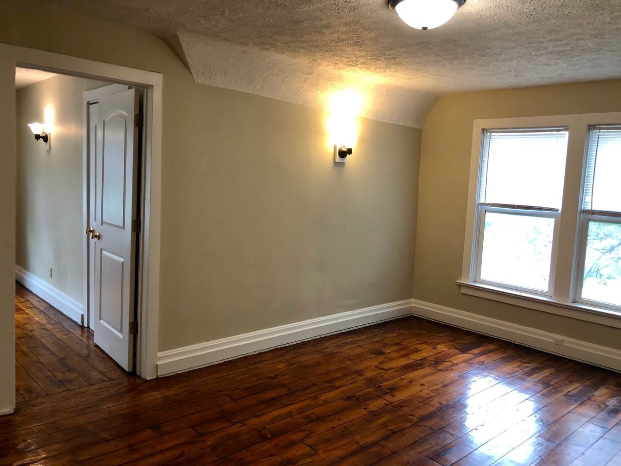 525 E Bergen St #525 - Photo 7 of 9