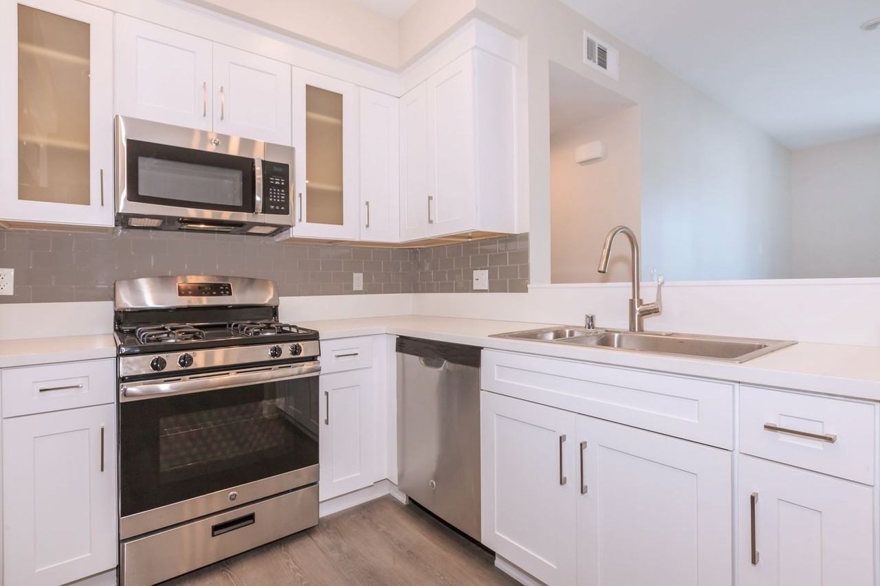 Serendipity NoHo - Photo 7 of 25