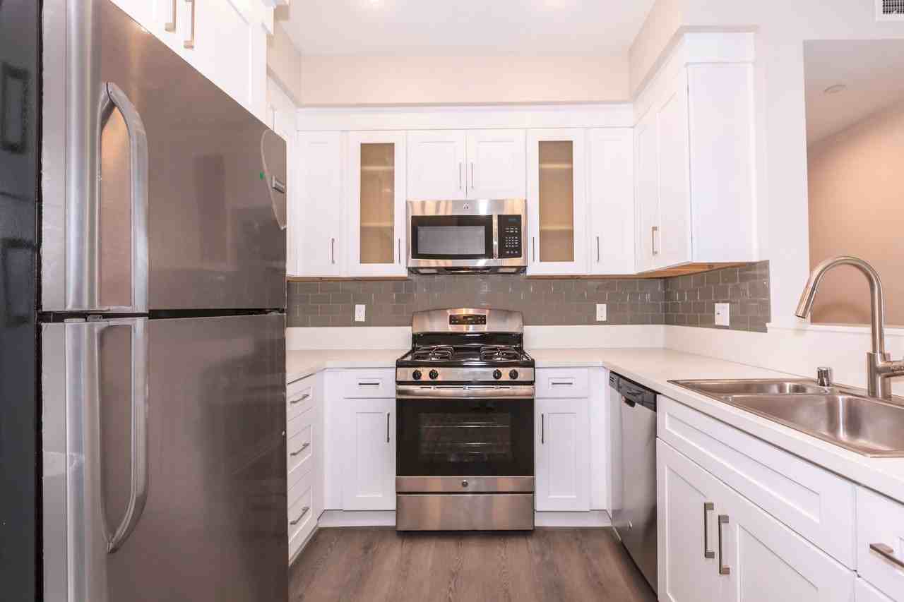 Serendipity NoHo - Photo 6 of 25