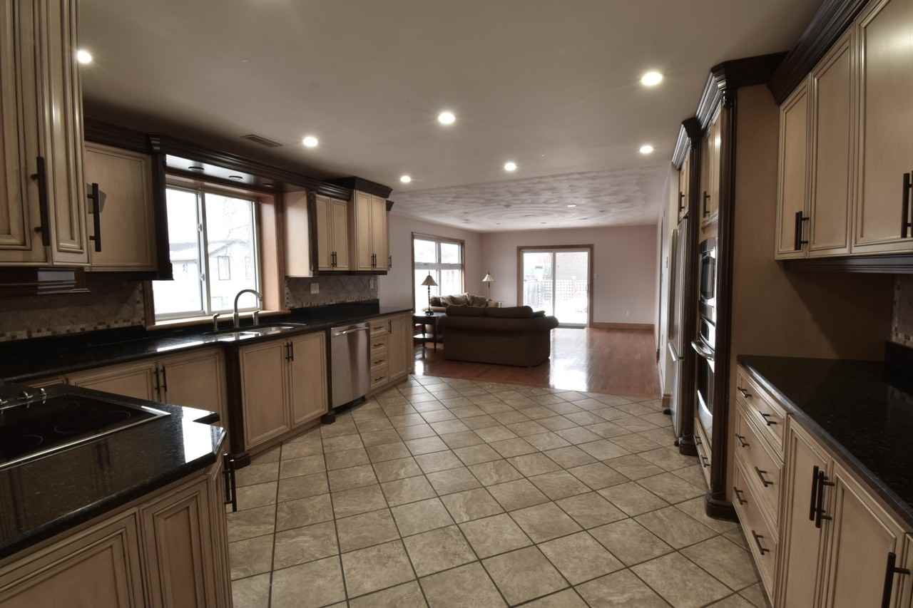 314 Catharine Street North - Photo 6 of 21