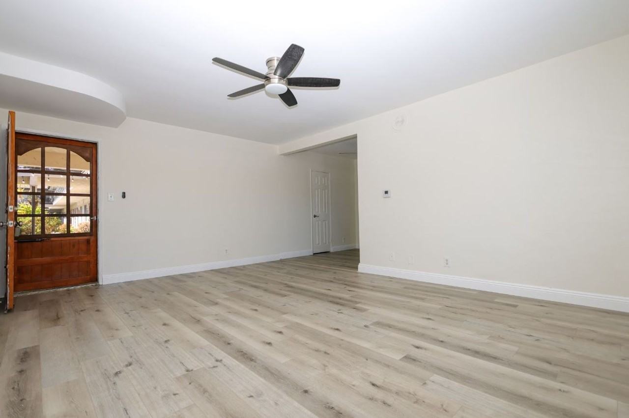 La Casa Blanca - Photo 2 of 46