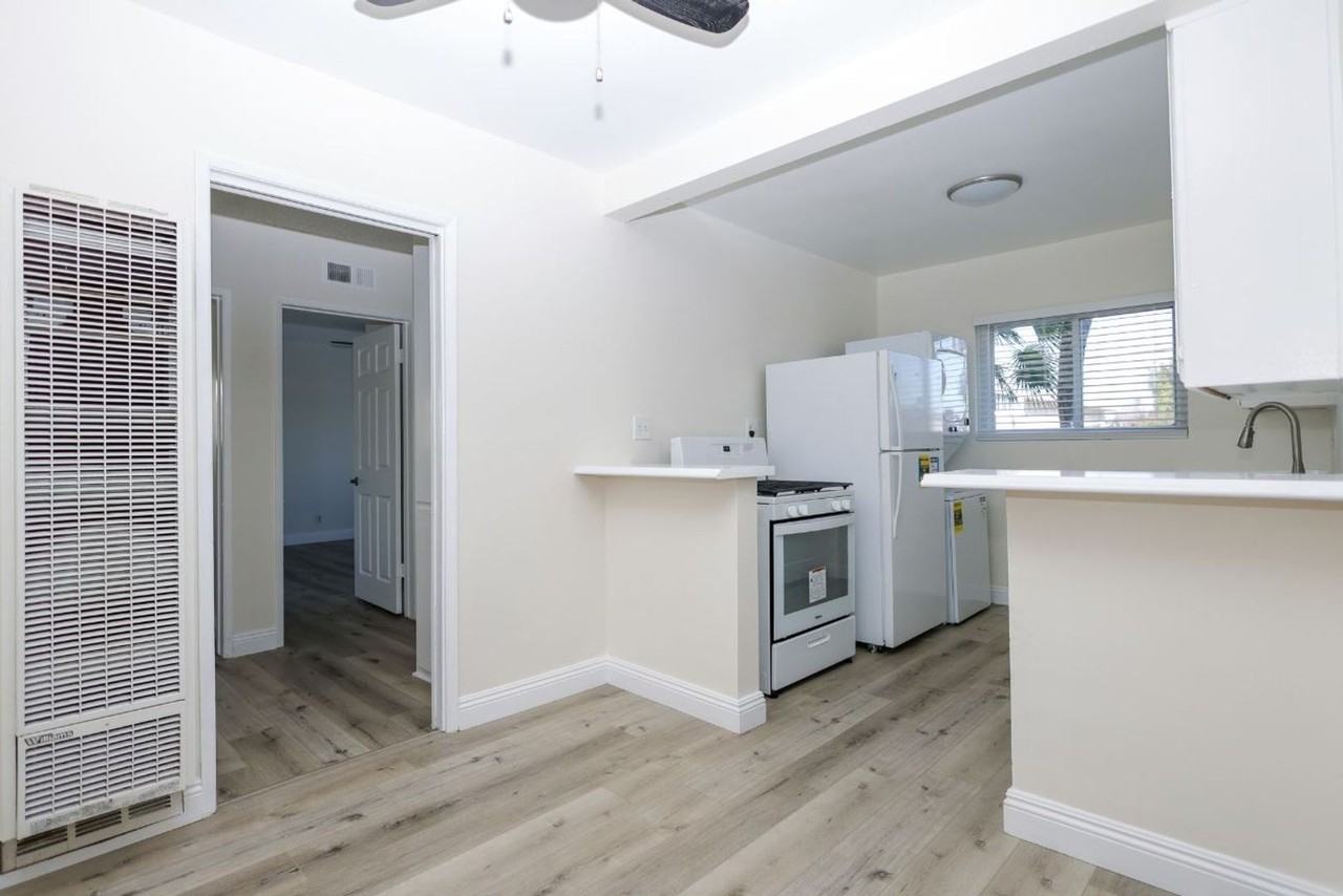 La Casa Blanca - Photo 4 of 46