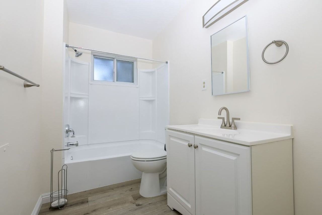 La Casa Blanca - Photo 5 of 46