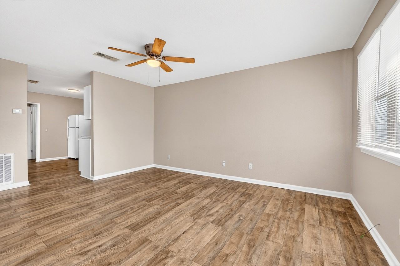 905 Parmer Ave #A - Photo 2 of 12