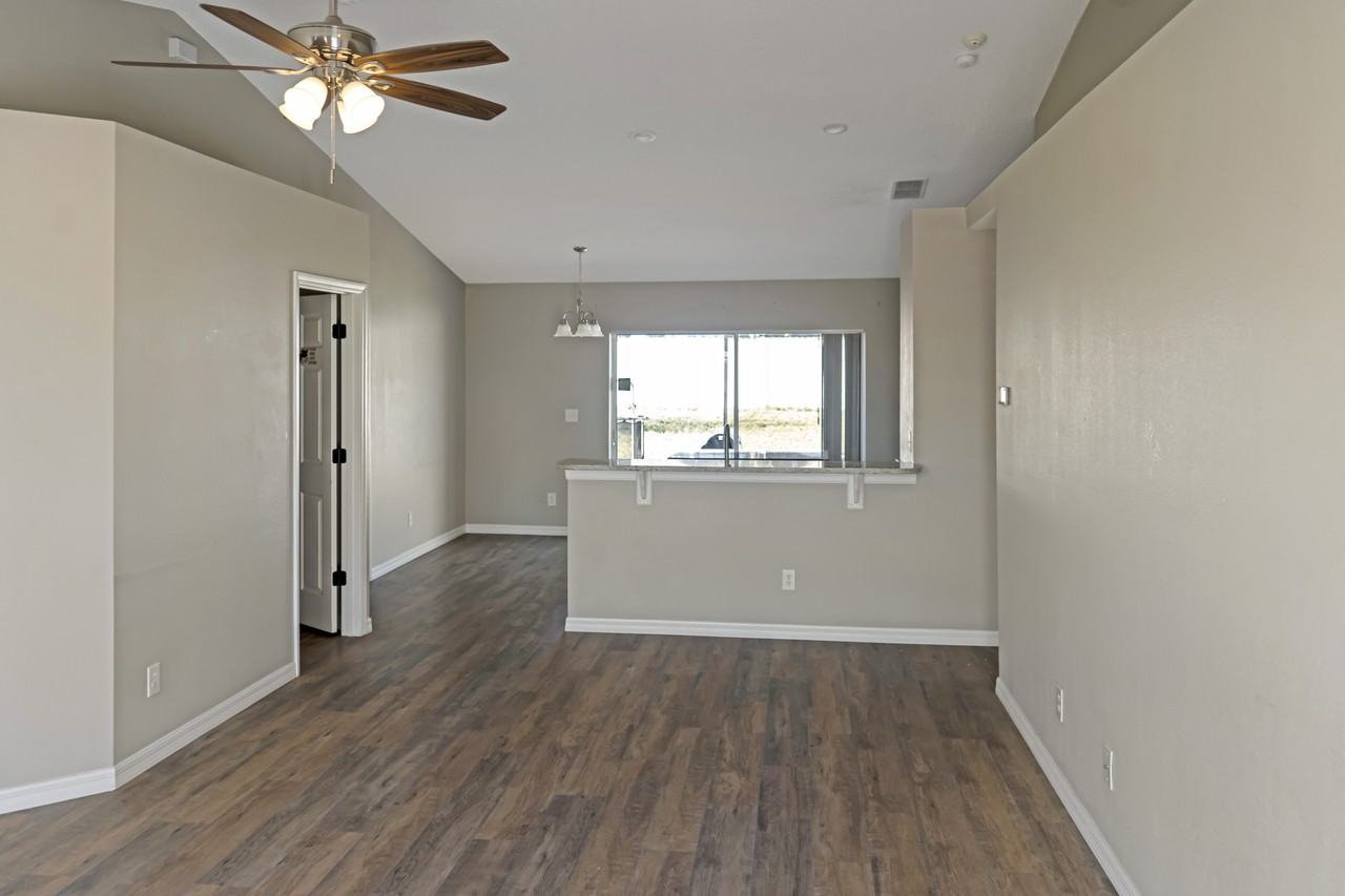 1117 Peregrine St #1 - Photo 7 of 30