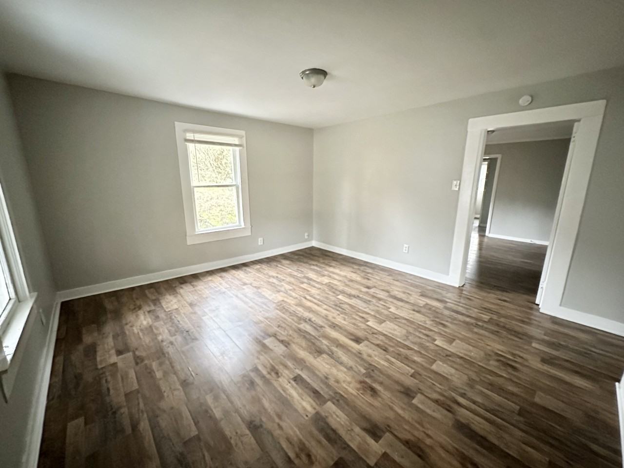 1076 Green St #1 - Photo 3 of 8