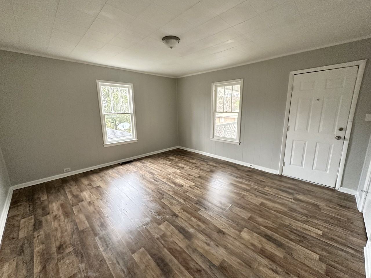 1076 Green St #1 - Photo 7 of 8