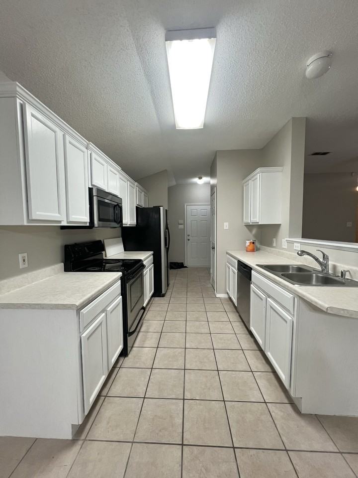 6542 88th St #1 - Photo 7 of 20