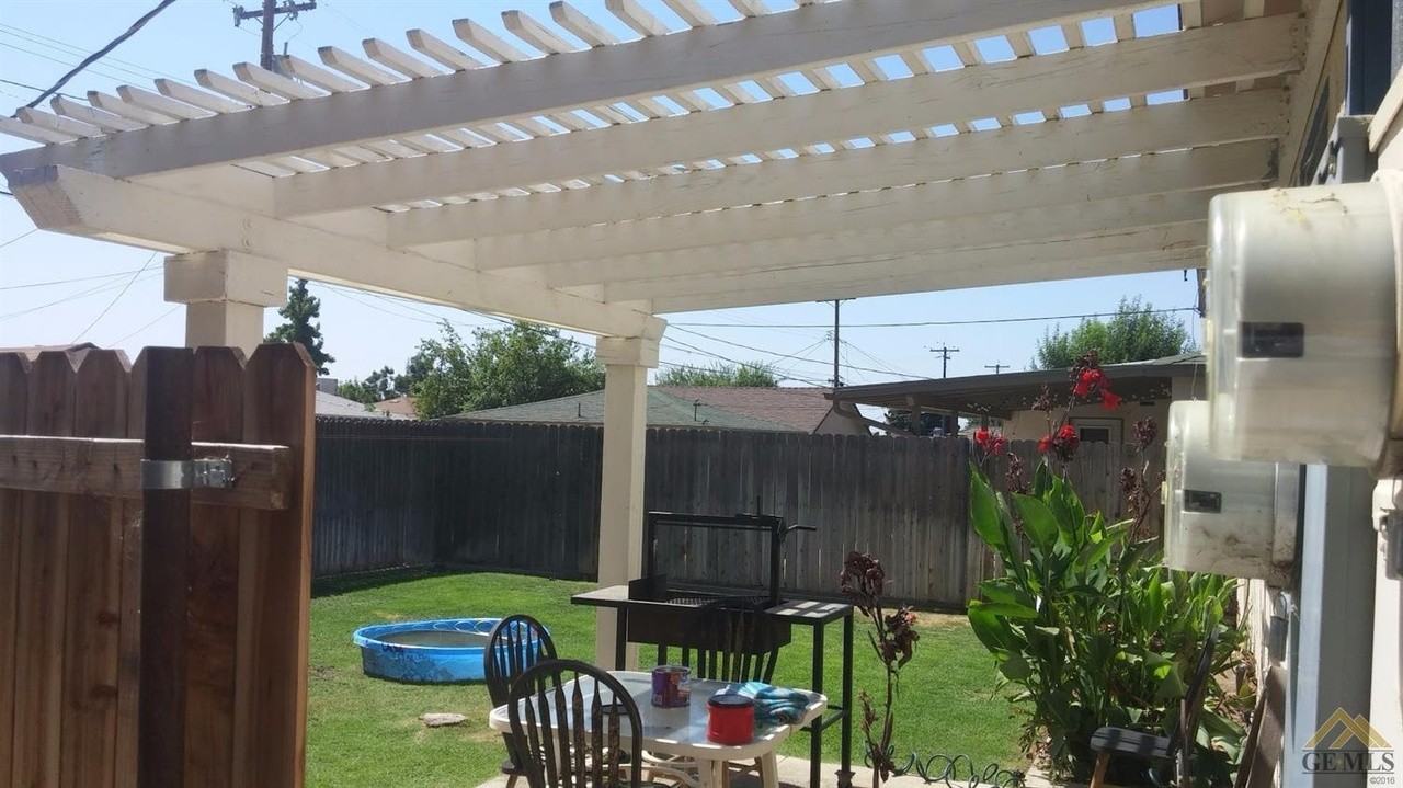 2110 Carrere St #A - Photo 5 of 10