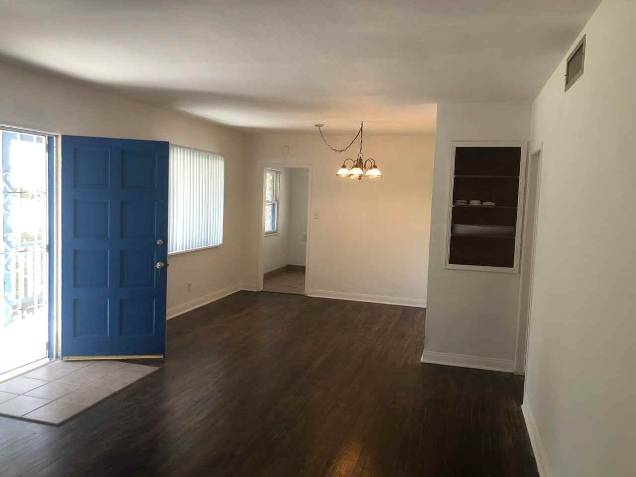 2110 Carrere St #A - Photo 6 of 10