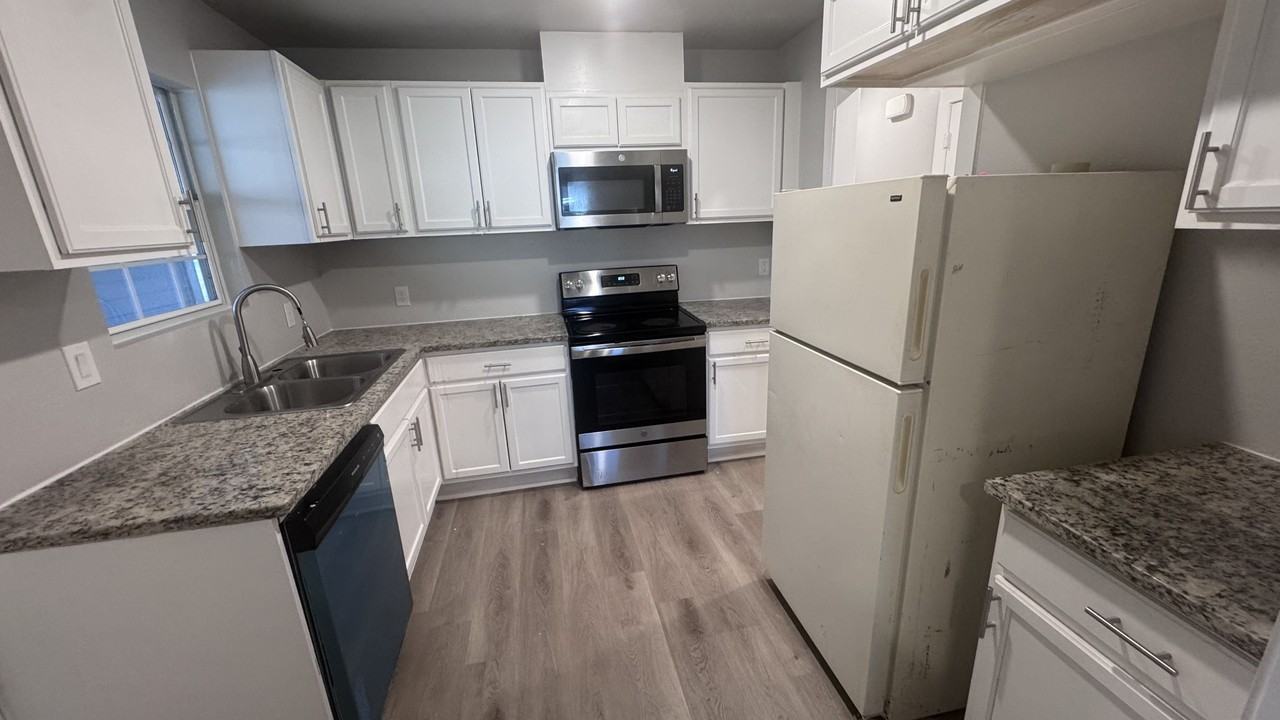 3503 Division St #1 - Photo 6 of 19