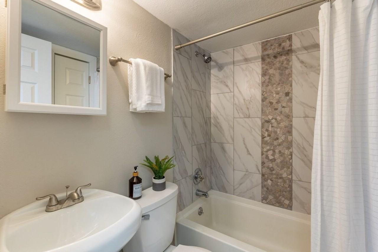 The Jefferson - Photo 5 of 12