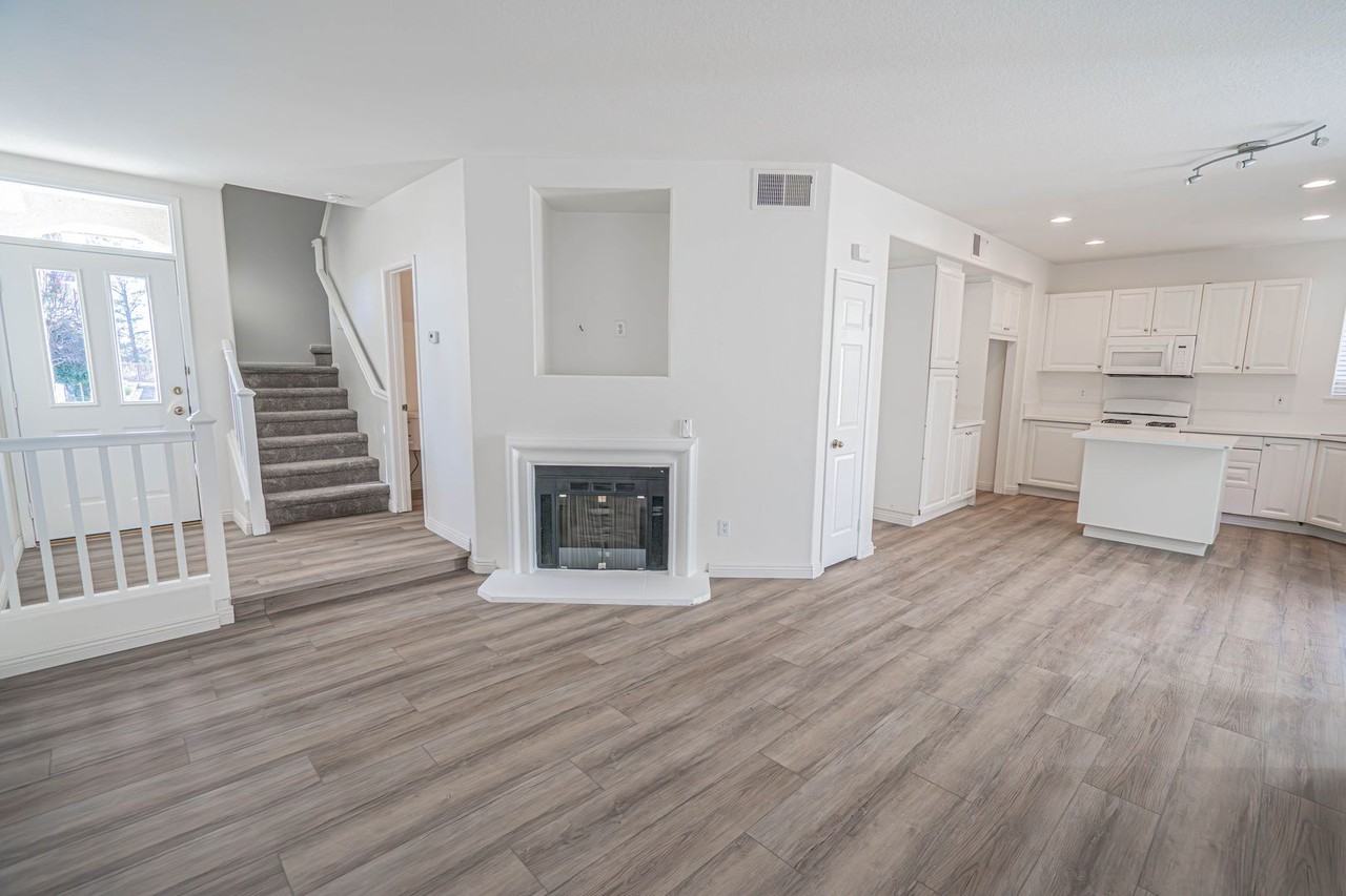 27108 Westview Ln - Photo 3 of 28