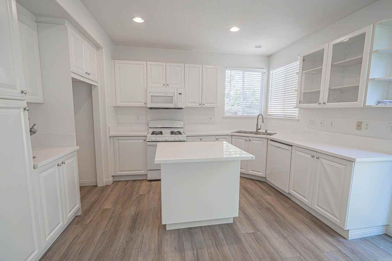 27108 Westview Ln - Photo 6 of 28