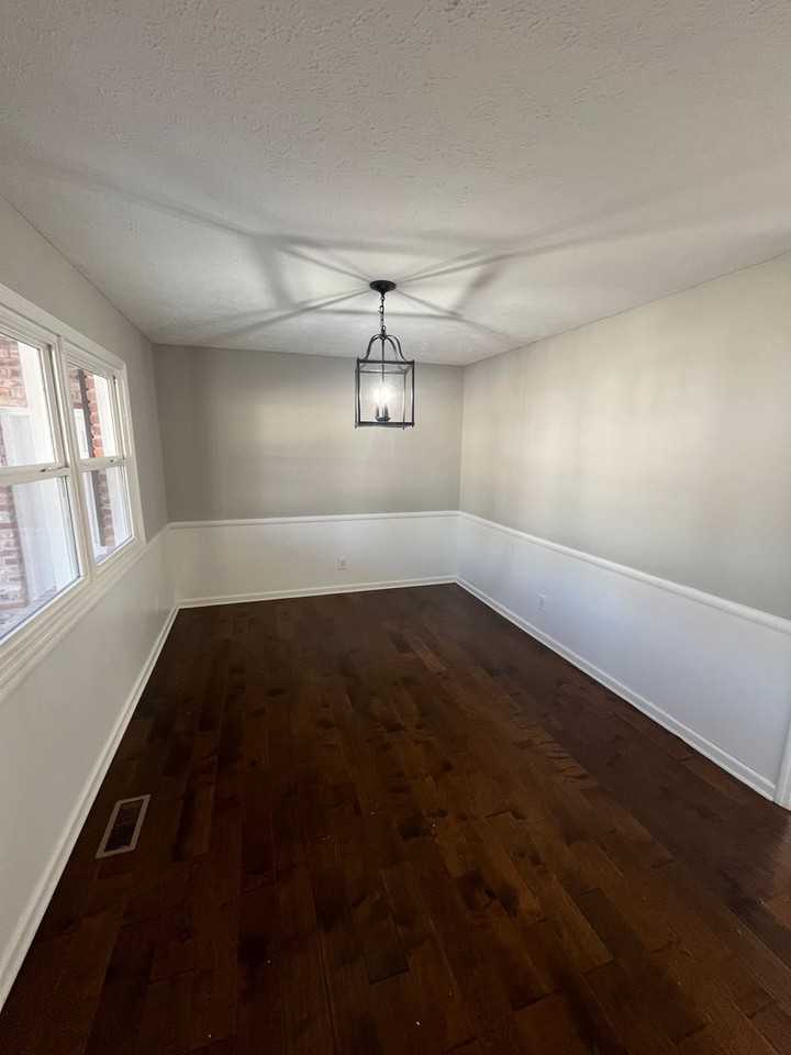 2212 E Queens Way - Photo 2 of 19